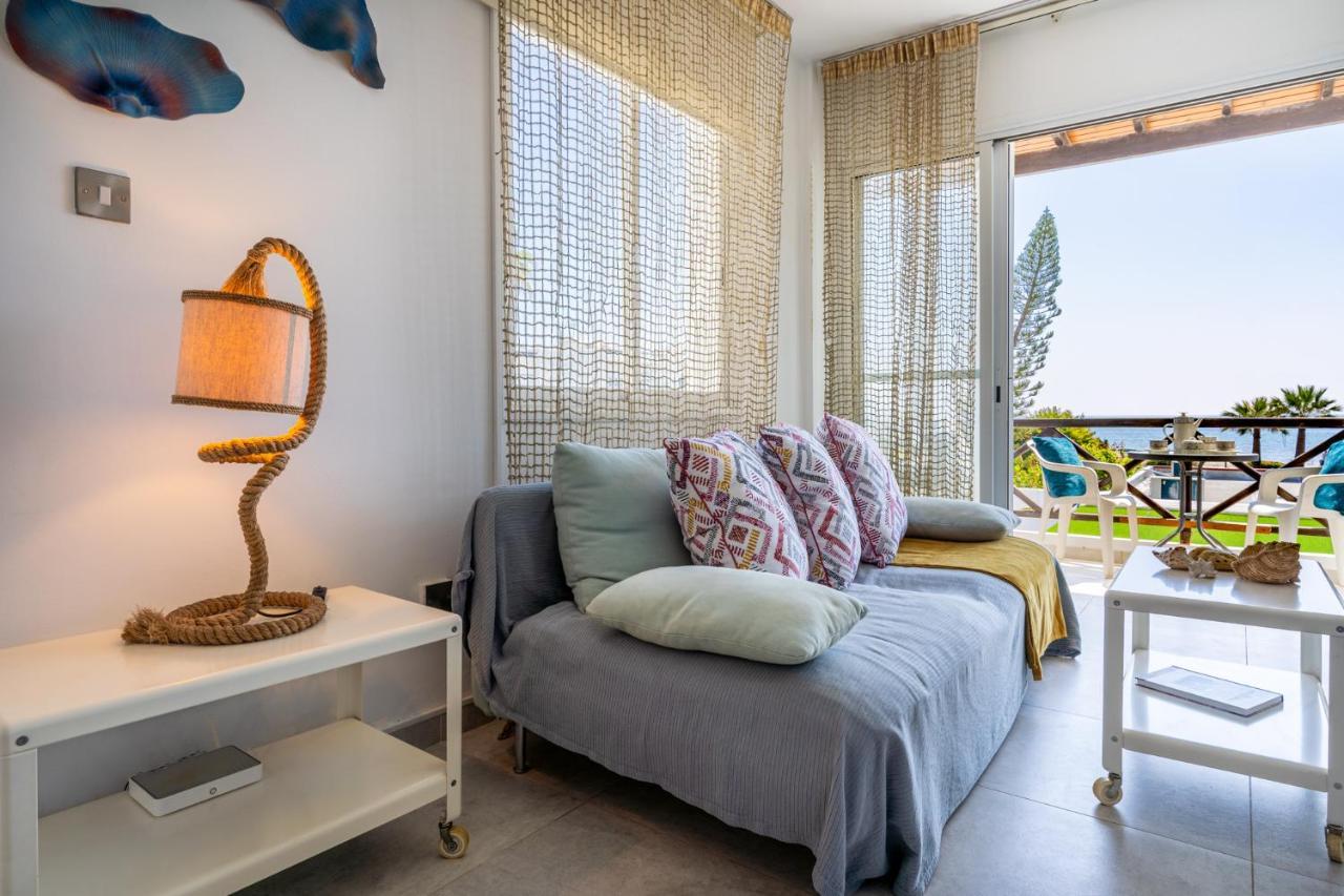 Seawaves 1- Bedroom Apartment Near Meneou Beach Larnaca Exterior foto